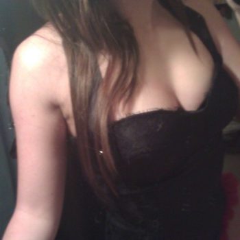 Profil de Karinne, 23 ans, Pute à Sundre