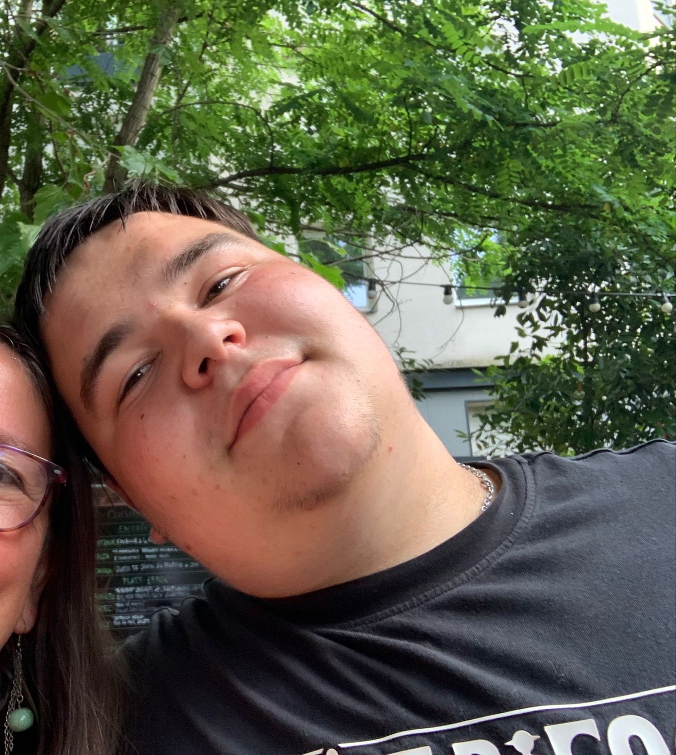 Profil de Yorrick, 21 ans, Pute à Broderick