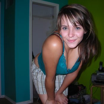 Profil de Claire-emmanuelle, 28 ans, Pute à Saint-Césaire