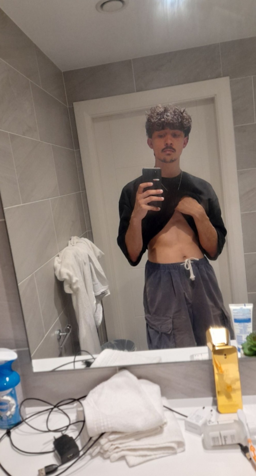 Profil de Yaakoub, 18 ans, Pute à Hatley