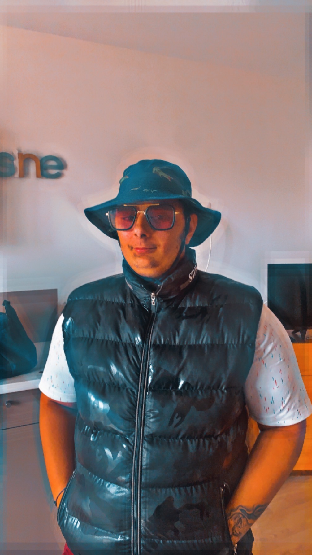 Profil de Adelino, 19 ans, Pute à Mortlach