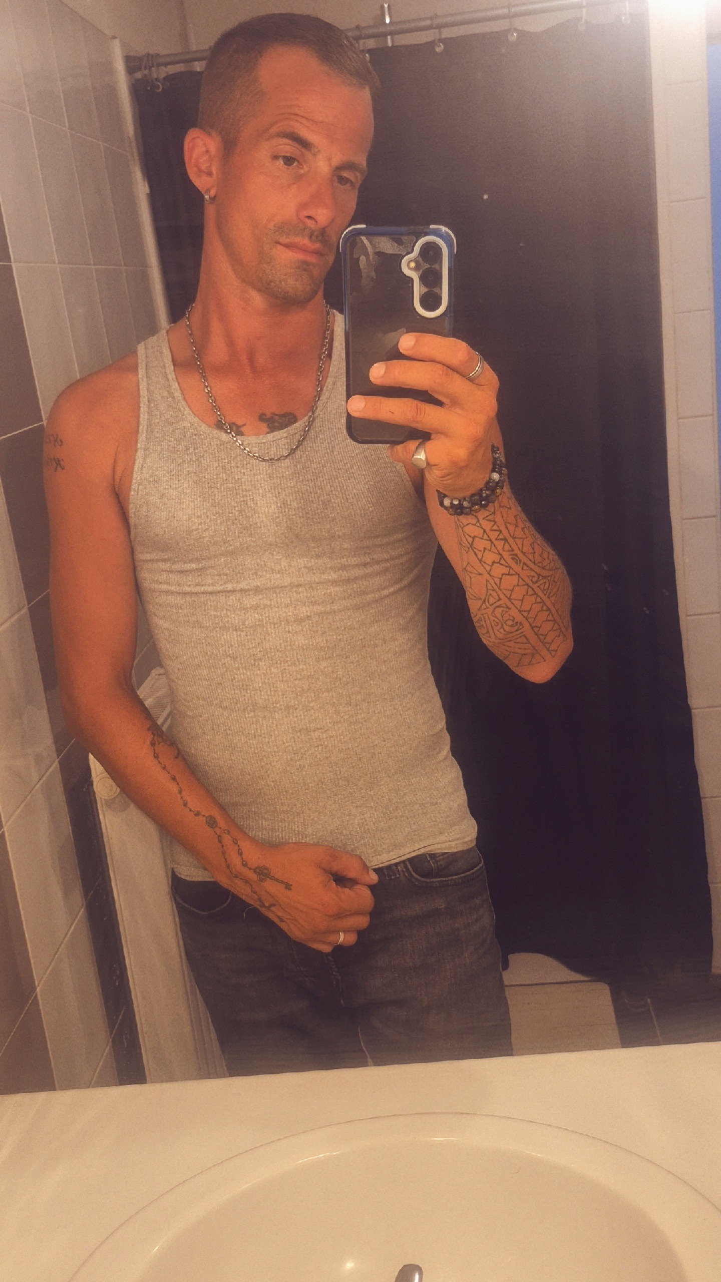 Profil de Ouaheb, 38 ans, Pute à Smiths Falls