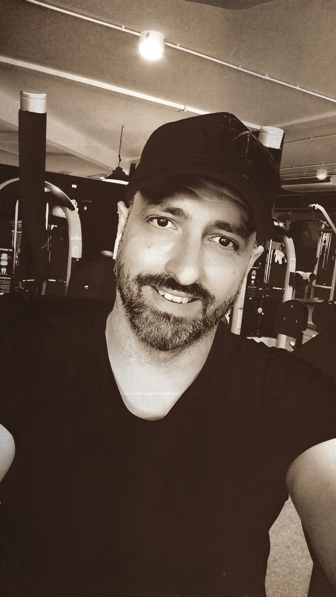 Profil de Gerlando, 42 ans, Pute à Saint-Clet