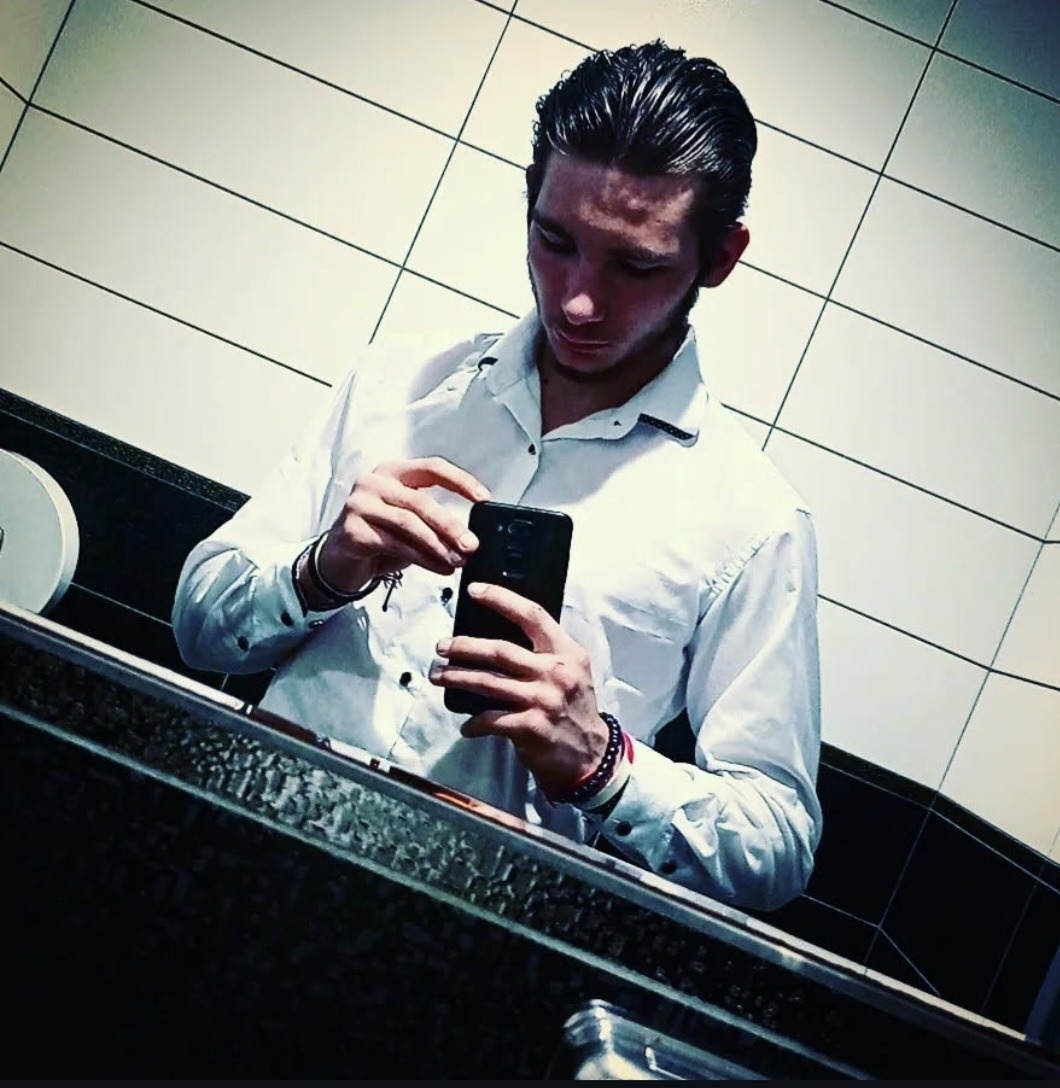 Profil de Cosmin, 18 ans, Pute à Val-David