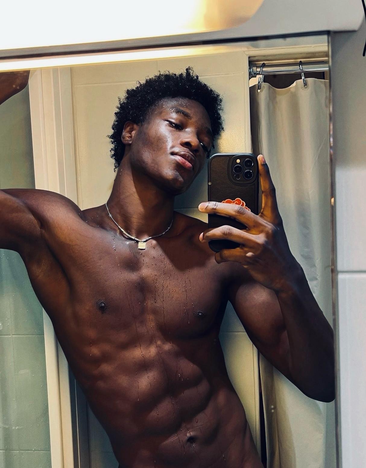 Profil de Nguyen, 27 ans, Pute à Bangor