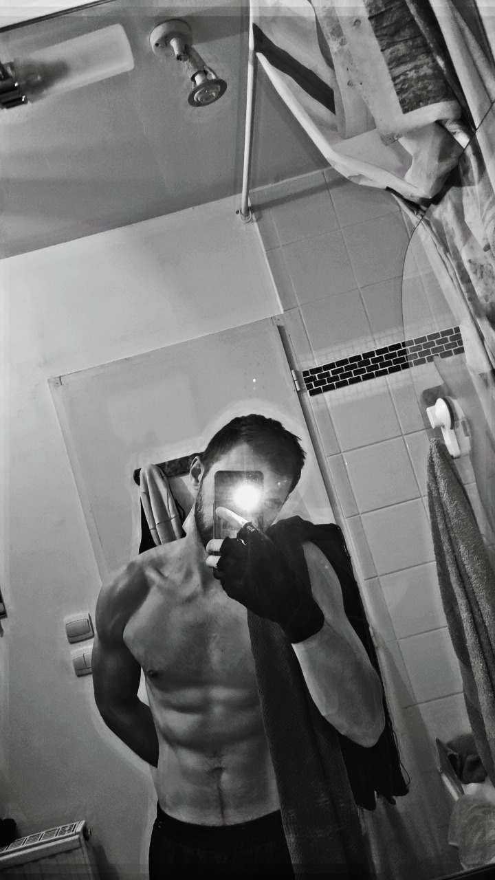 Profil de Eugenio, 29 ans, Pute à Laforce