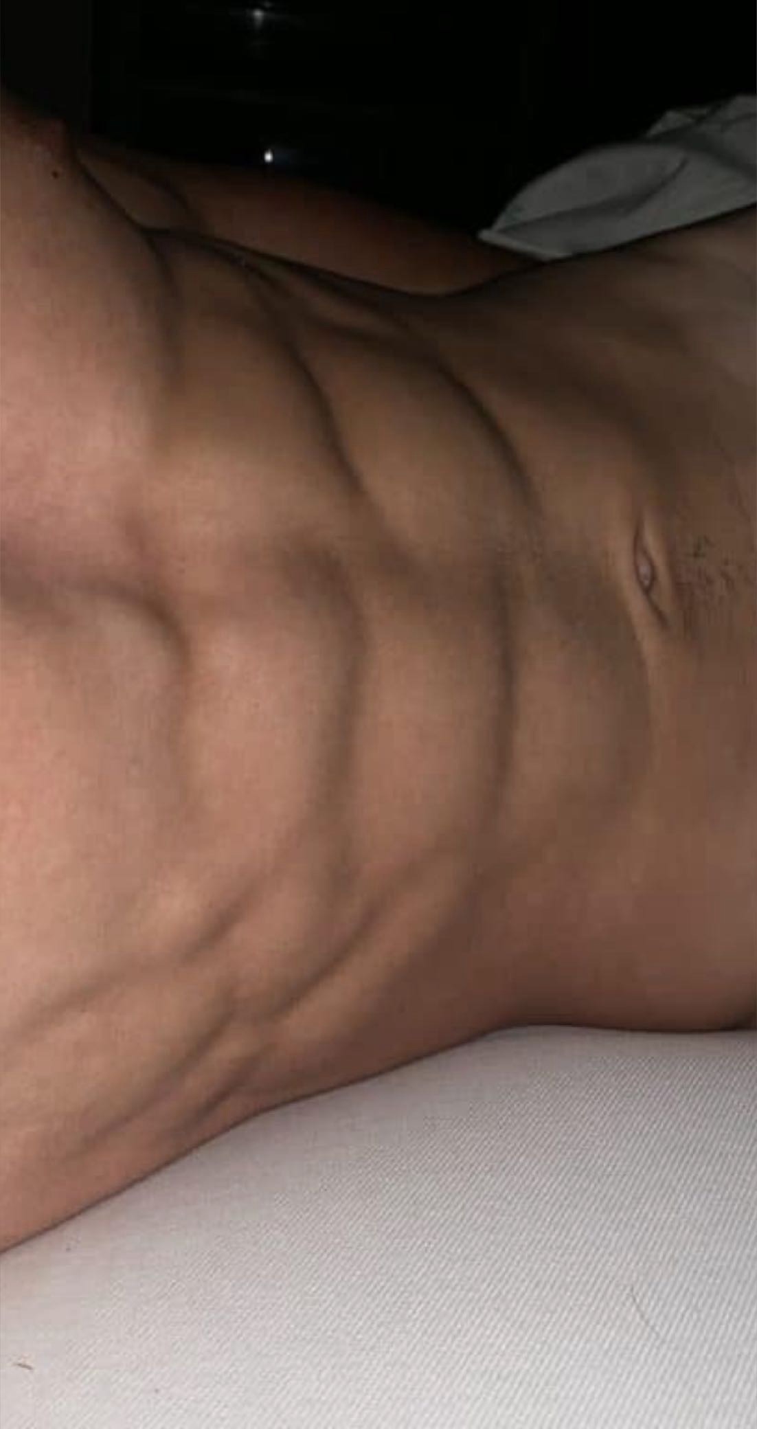 Profil de Emille, 23 ans, Pute à Saint-Aimé-des-Lacs