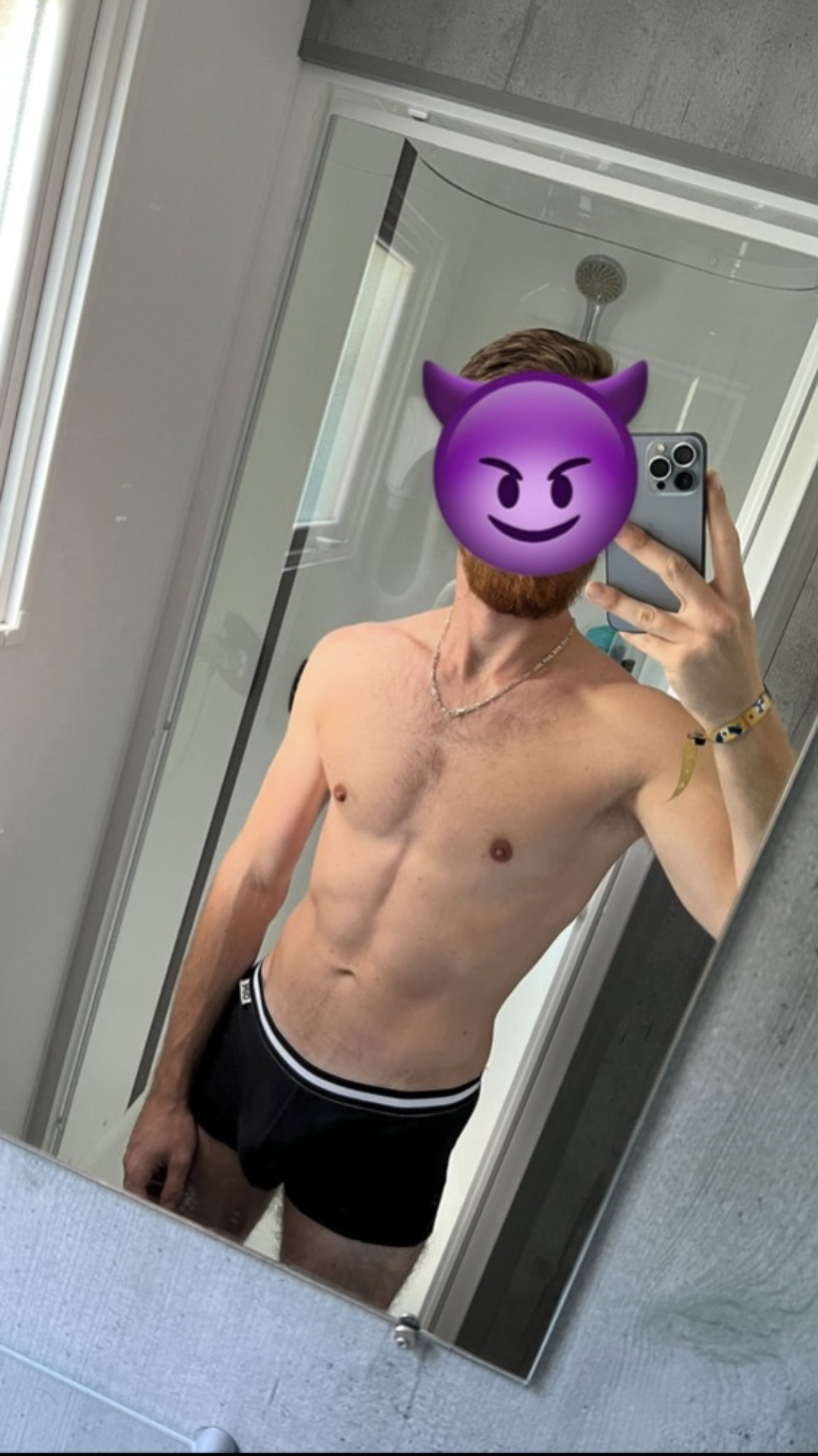 Profil de Naby, 27 ans, Pute à Prévost