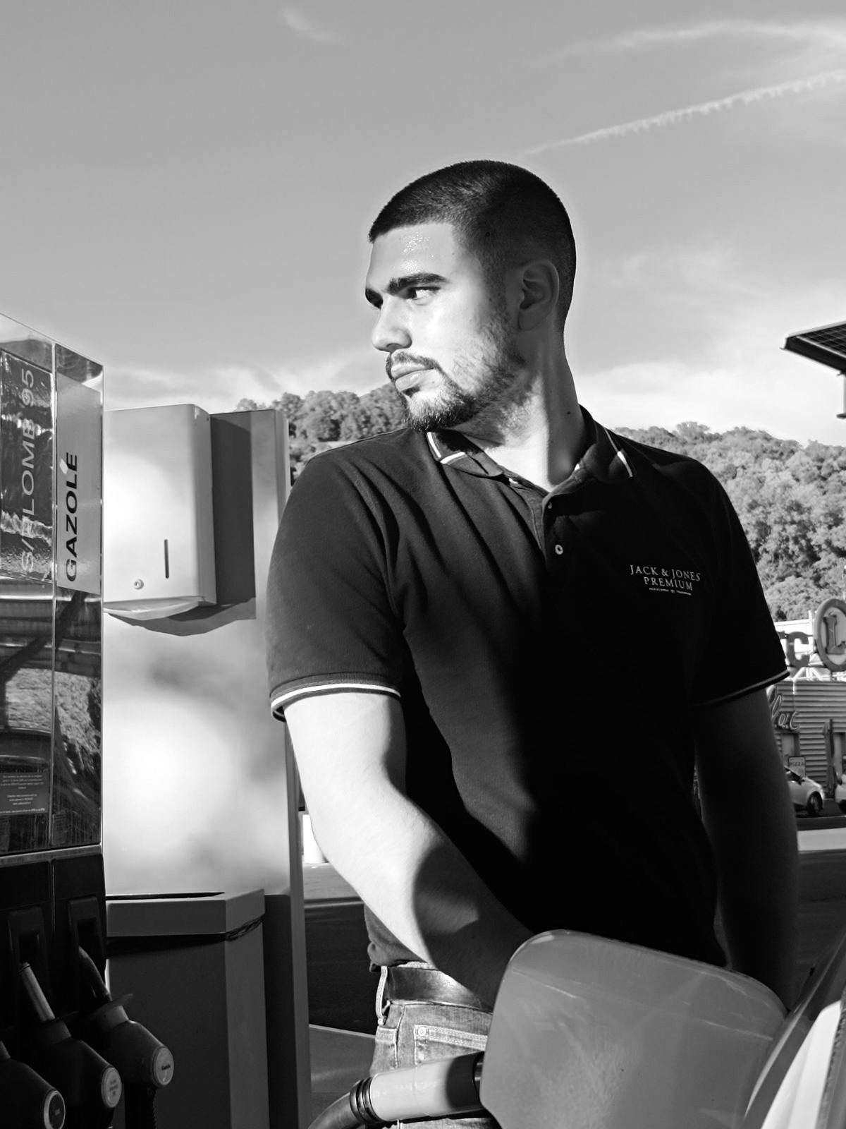 Profil de Fernand, 24 ans, Pute à Camrose