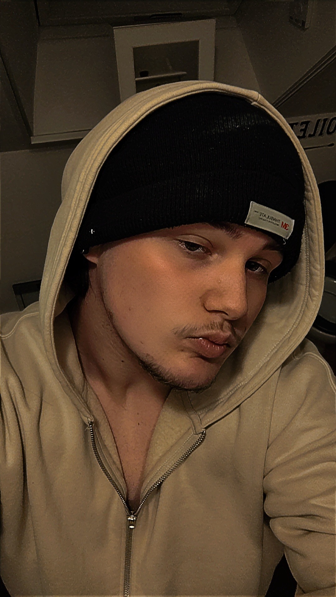 Profil de Largo, 23 ans, Pute à Saint-Antonin