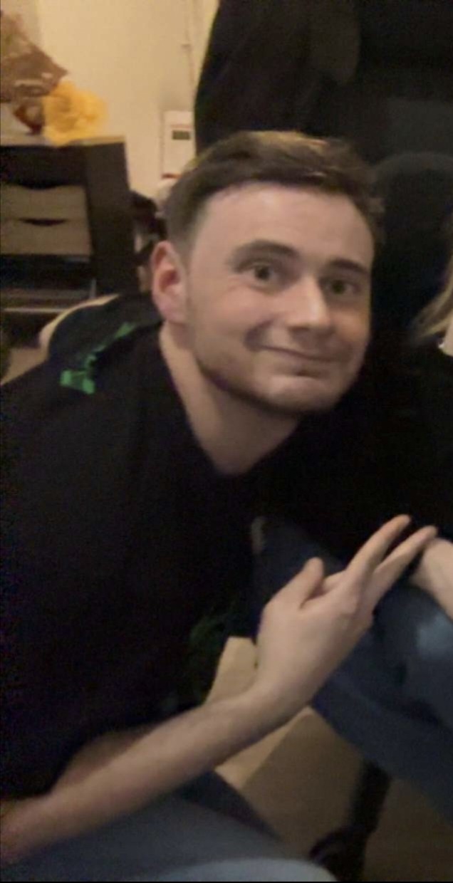 Profil de Eddine, 27 ans, Pute à Laval