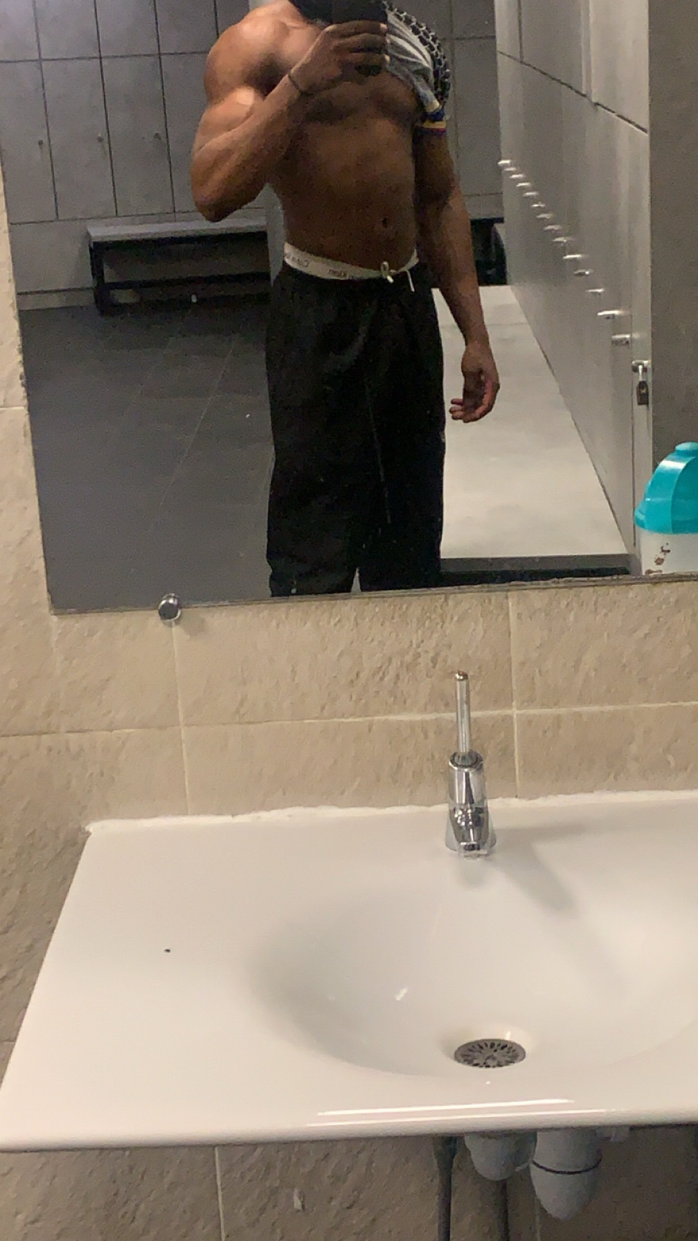 Profil de Abderrahman, 19 ans, Pute à Standard