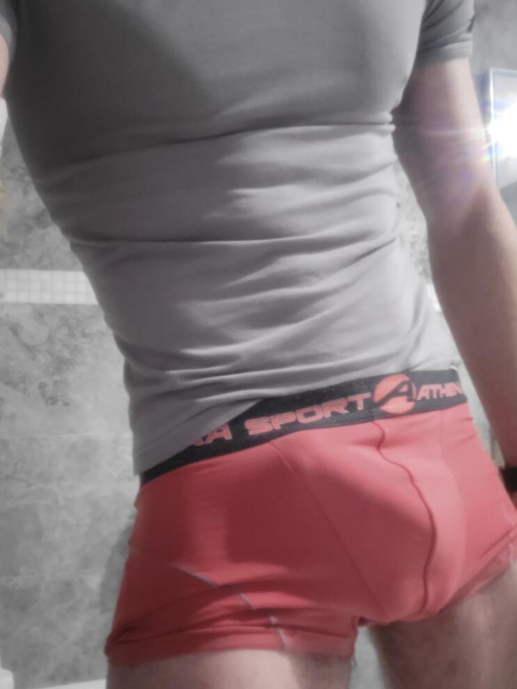 Profil de Hamdi, 39 ans, Pute à Sainte-Catherine-de-Hatley