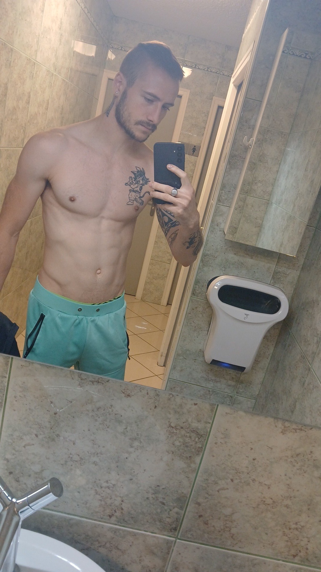 Profil de Eliam, 28 ans, Pute à Pilot Butte