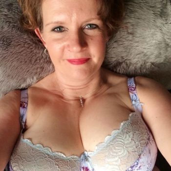Profil de Jinane, 46 ans, Pute à Summerside